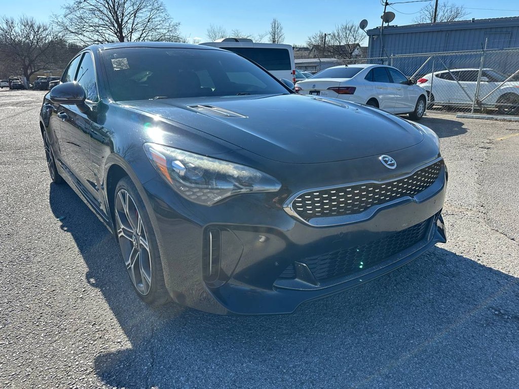 Photo 3 of this KIA STINGER