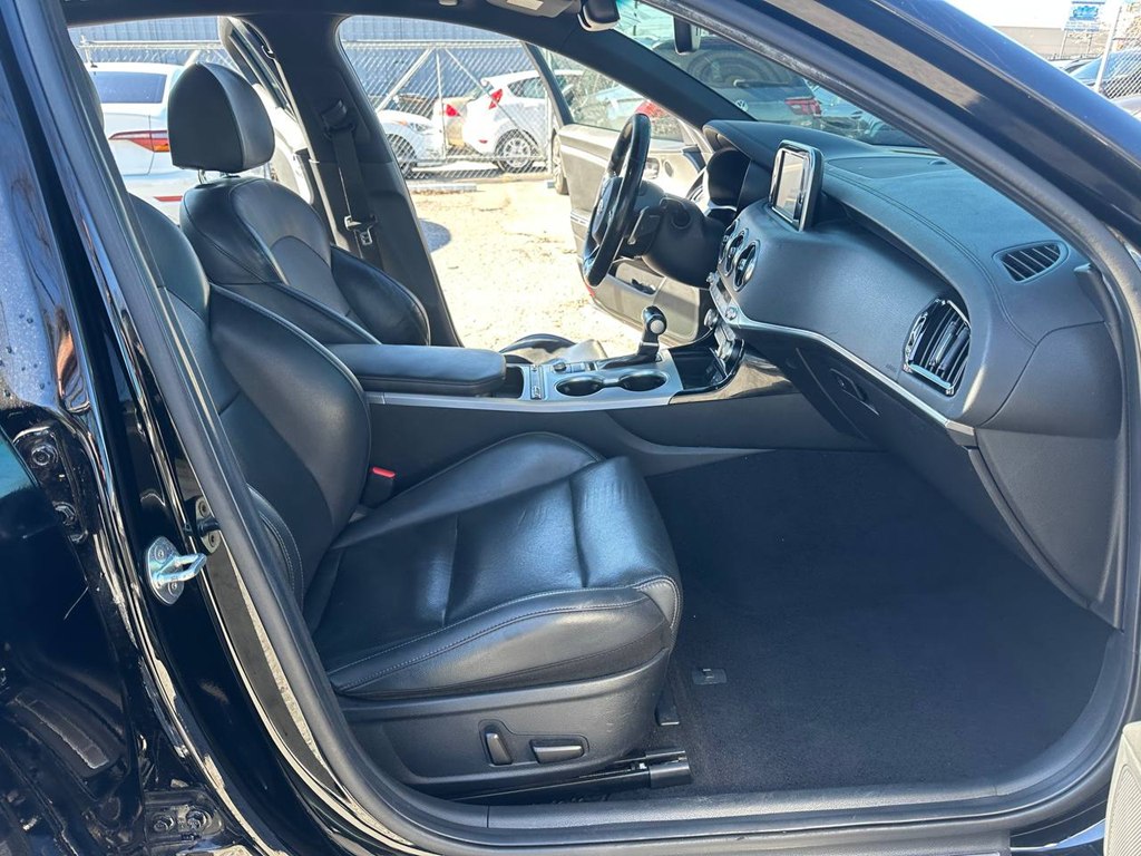 Photo 23 of this KIA STINGER