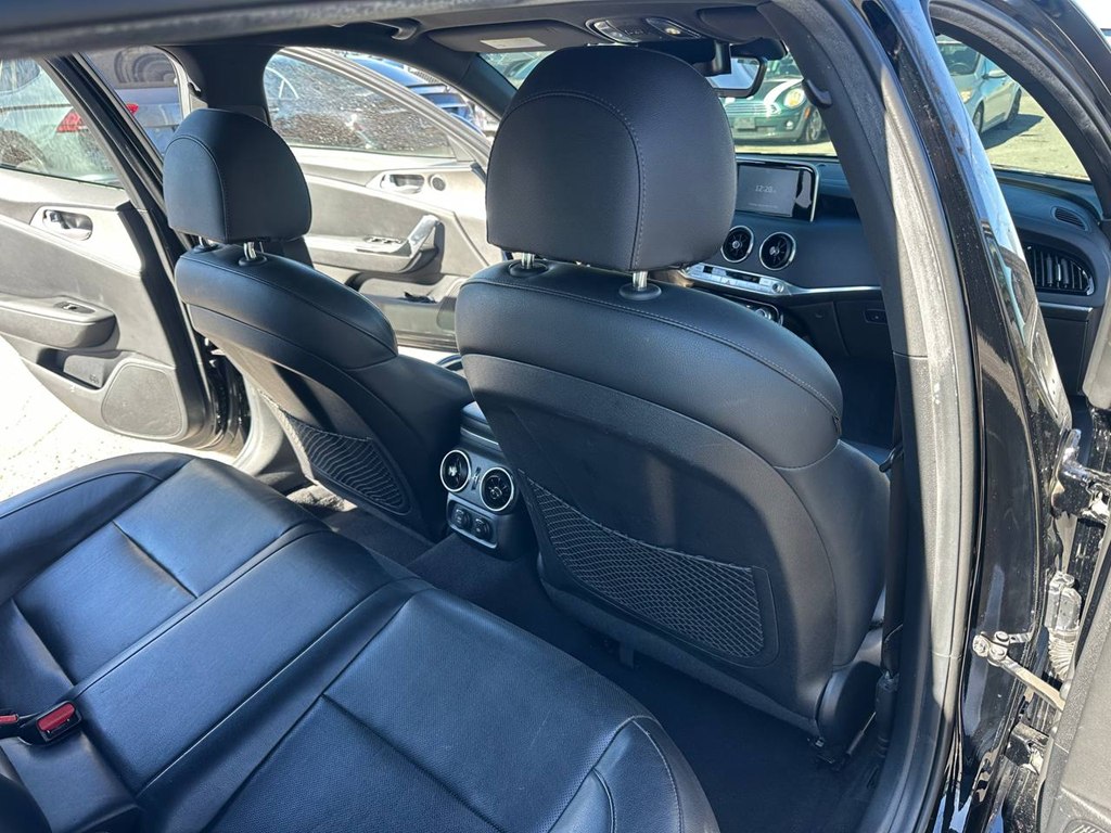 Photo 21 of this KIA STINGER