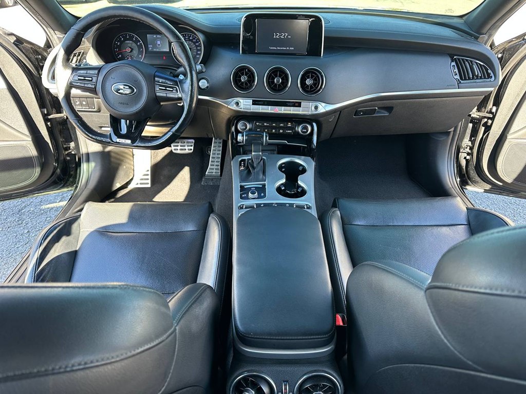 Photo 19 of this KIA STINGER