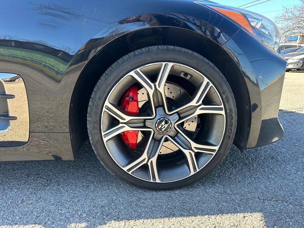 Photo 27 of this KIA STINGER