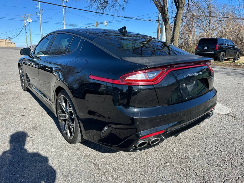 Photo 7 of this KIA STINGER