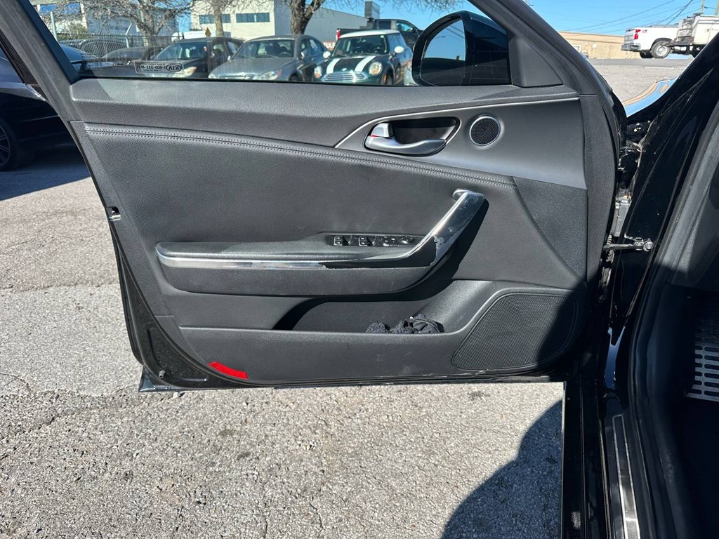 Photo 15 of this KIA STINGER