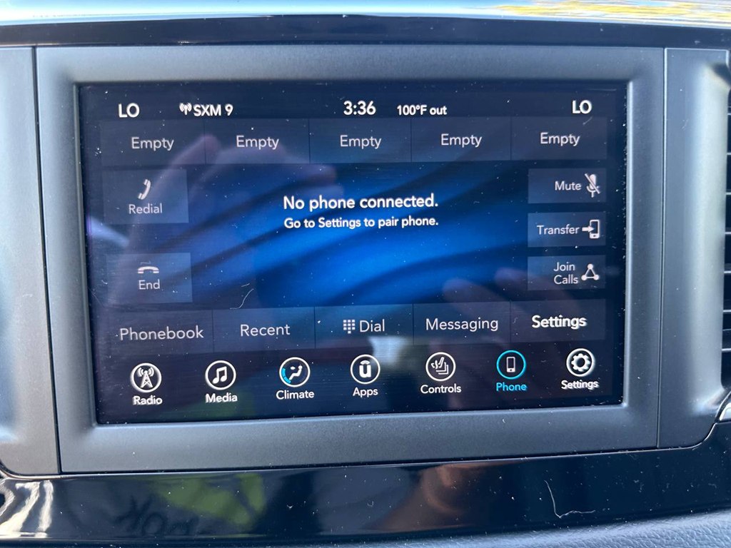 Photo 35 of this CHRYSLER PACIFICA