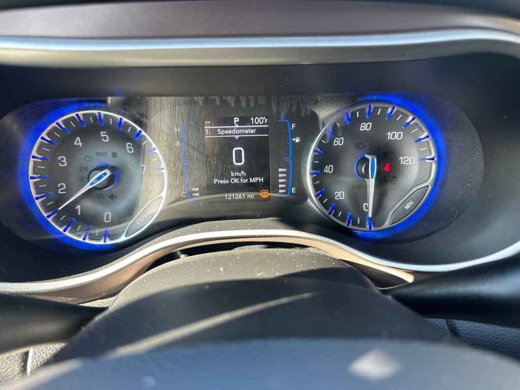 Photo 38 of this CHRYSLER PACIFICA