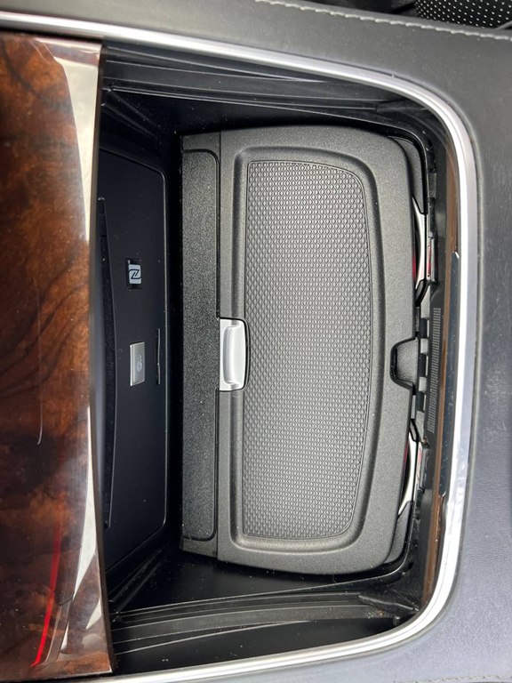 Photo 53 of this MERCEDES-BENZ S-CLASS