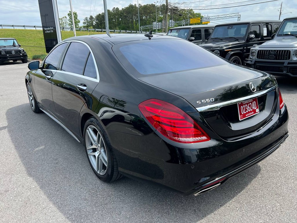 Photo 7 of this MERCEDES-BENZ S-CLASS