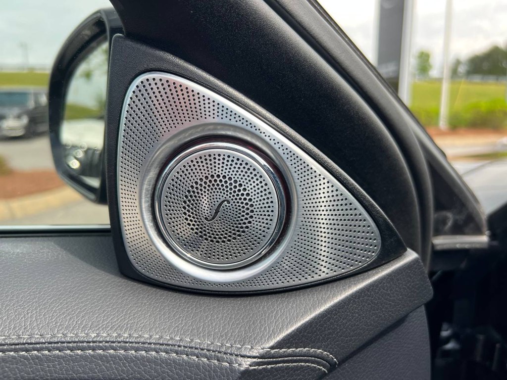 Photo 39 of this MERCEDES-BENZ S-CLASS
