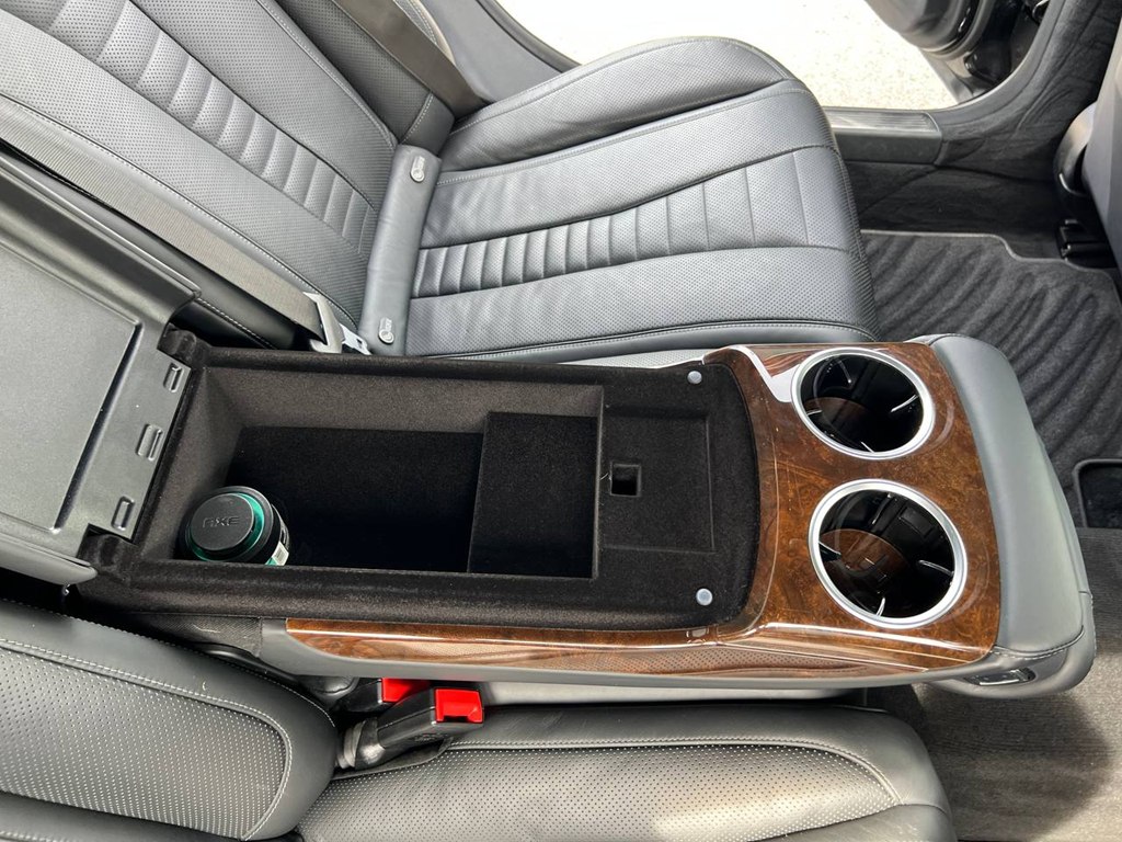 Photo 31 of this MERCEDES-BENZ S-CLASS