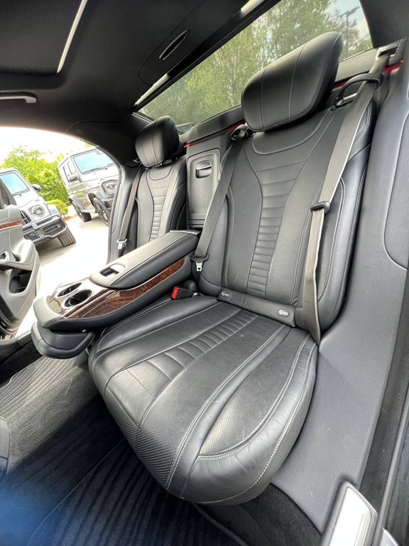 Photo 24 of this MERCEDES-BENZ S-CLASS