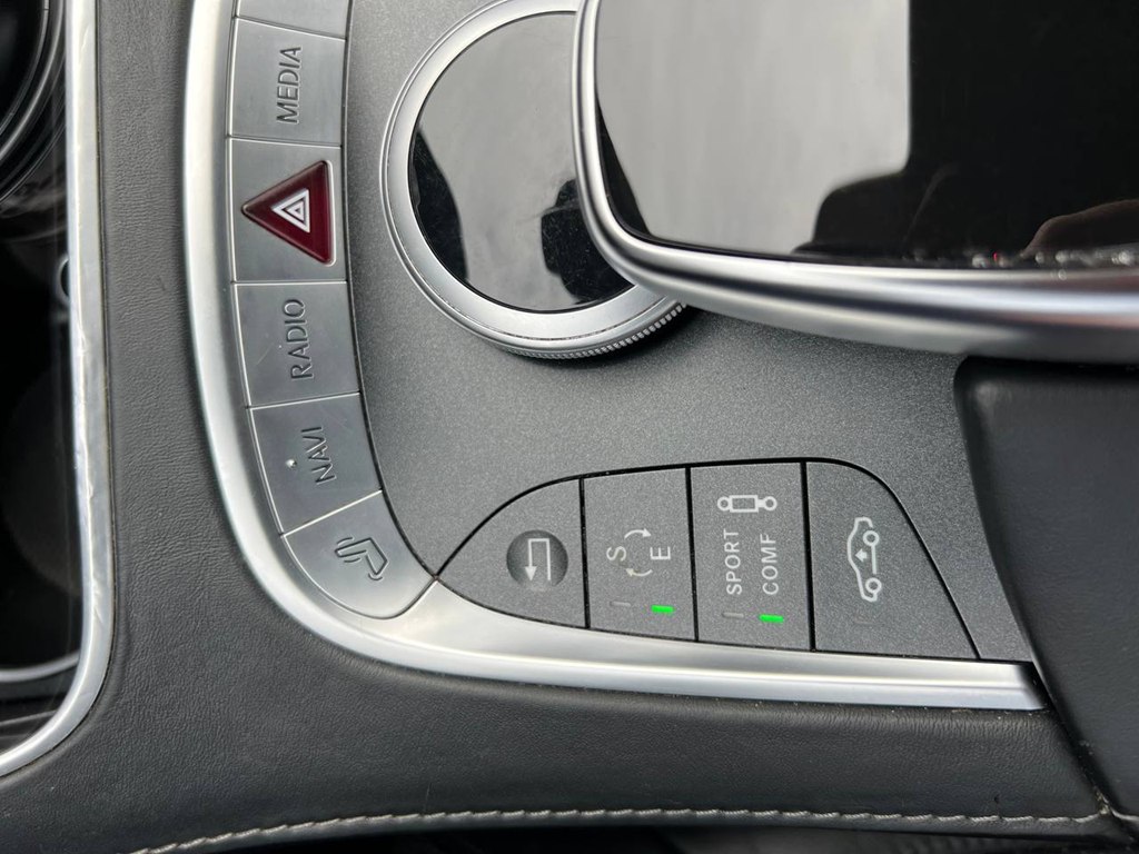 Photo 62 of this MERCEDES-BENZ S-CLASS
