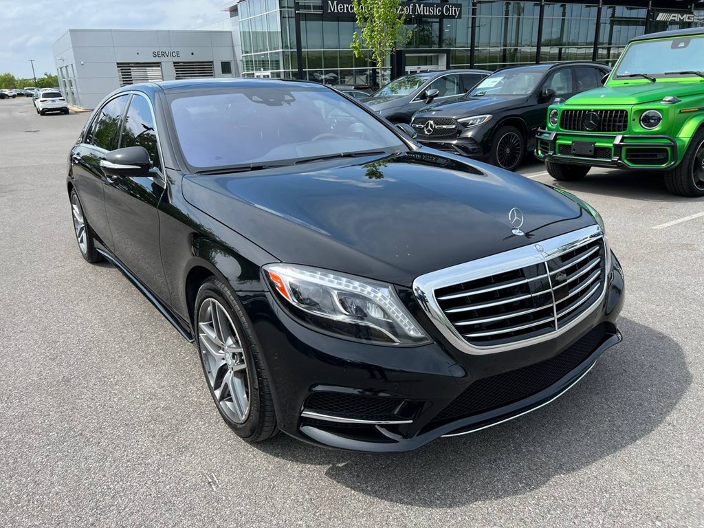 Photo 3 of this MERCEDES-BENZ S-CLASS