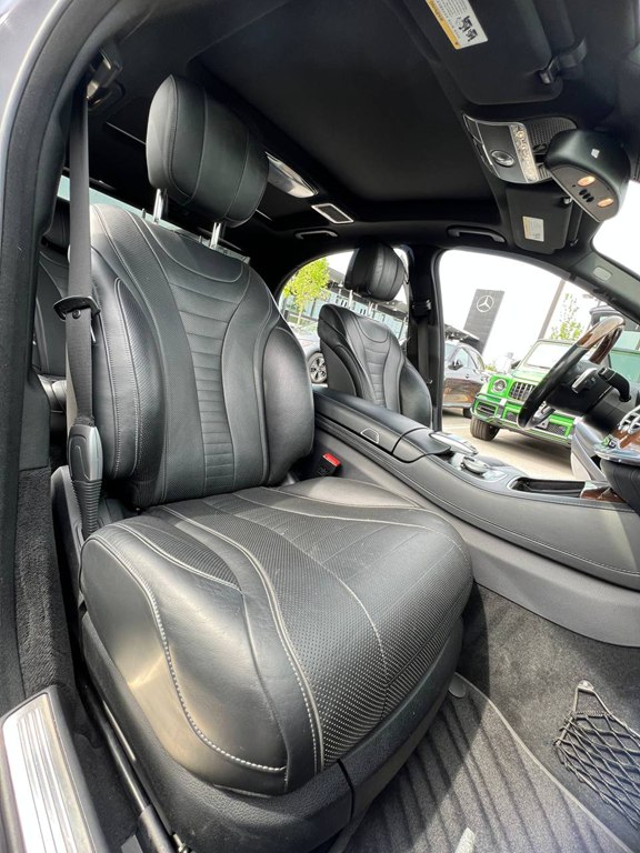 Photo 27 of this MERCEDES-BENZ S-CLASS