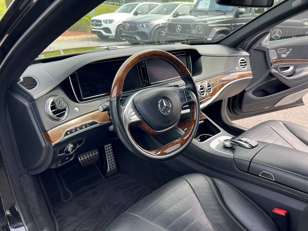Photo 20 of this MERCEDES-BENZ S-CLASS