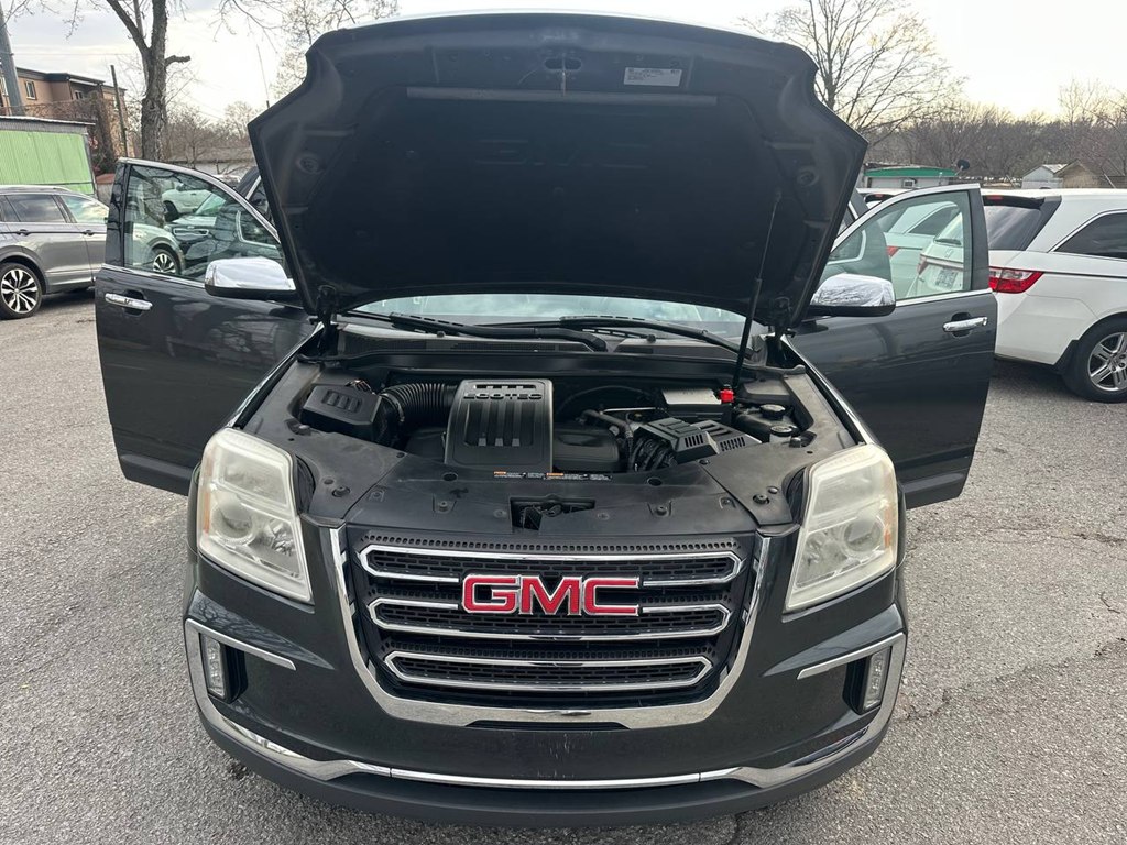Photo 10 of this GMC TERRAIN
