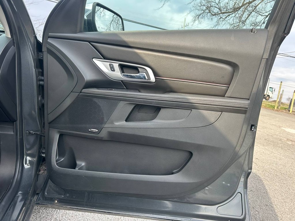 Photo 25 of this GMC TERRAIN