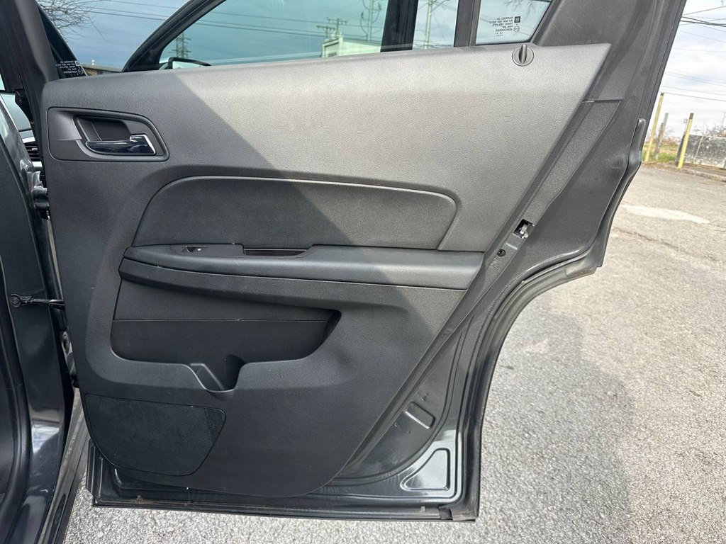 Photo 22 of this GMC TERRAIN