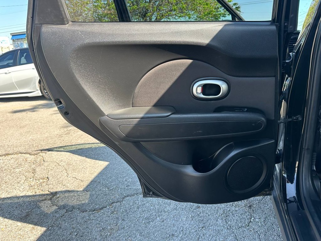 Photo 18 of this KIA SOUL