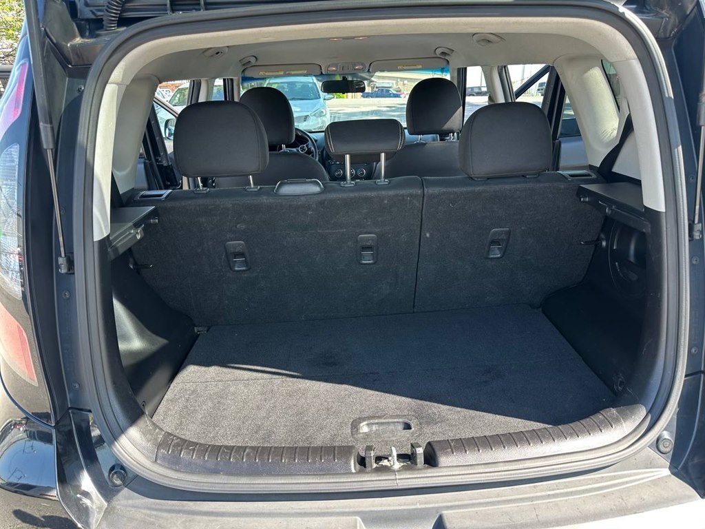 Photo 8 of this KIA SOUL