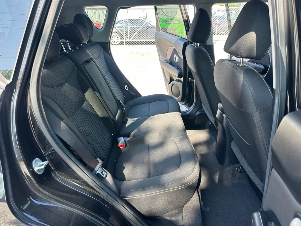 Photo 11 of this KIA SOUL