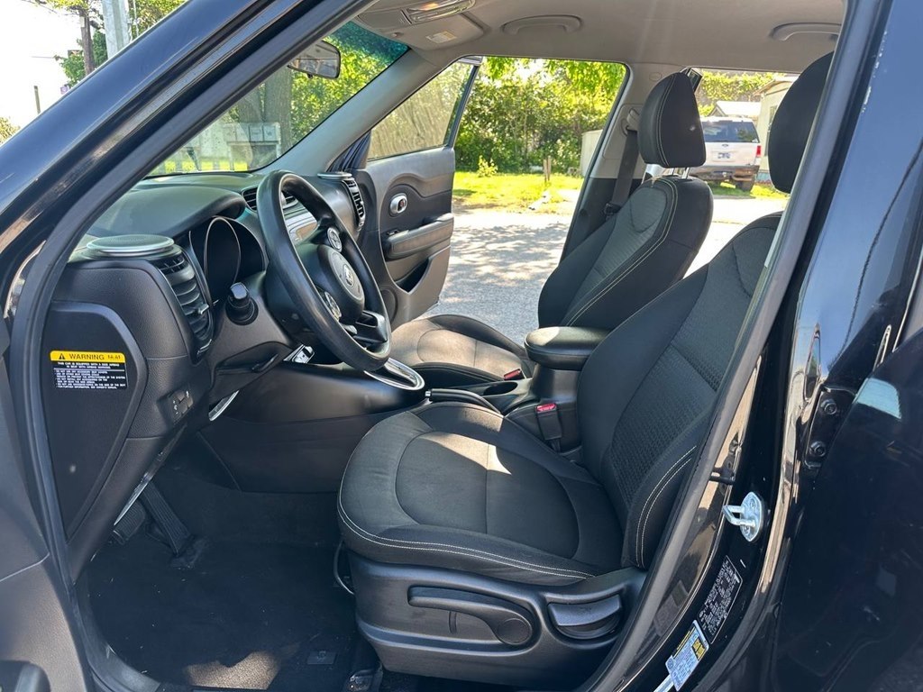 Photo 21 of this KIA SOUL