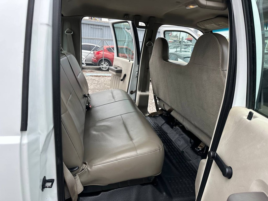 Photo 21 of this FORD F250