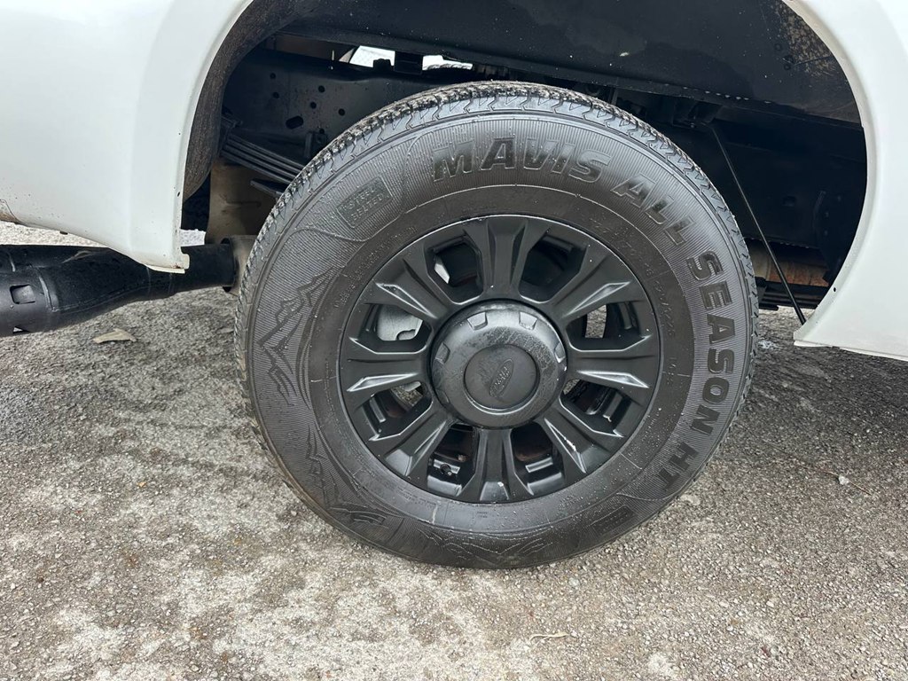 Photo 27 of this FORD F250