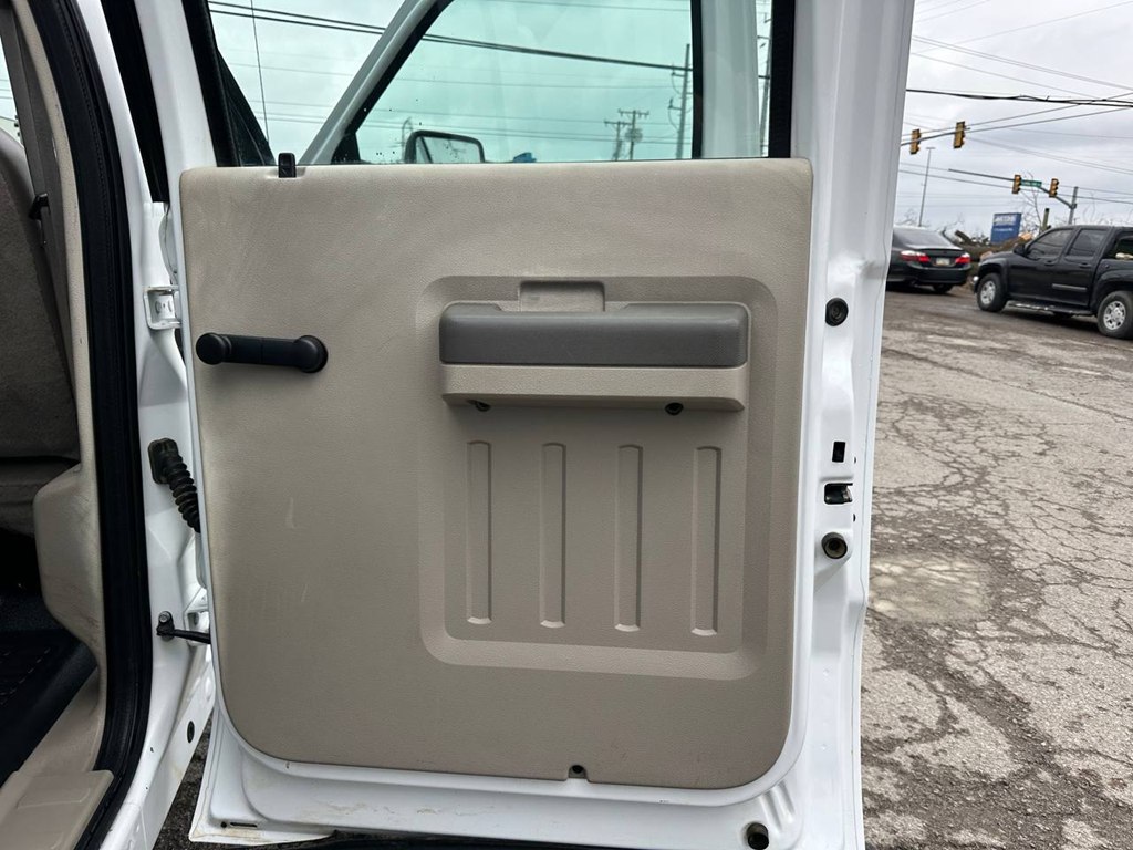 Photo 22 of this FORD F250