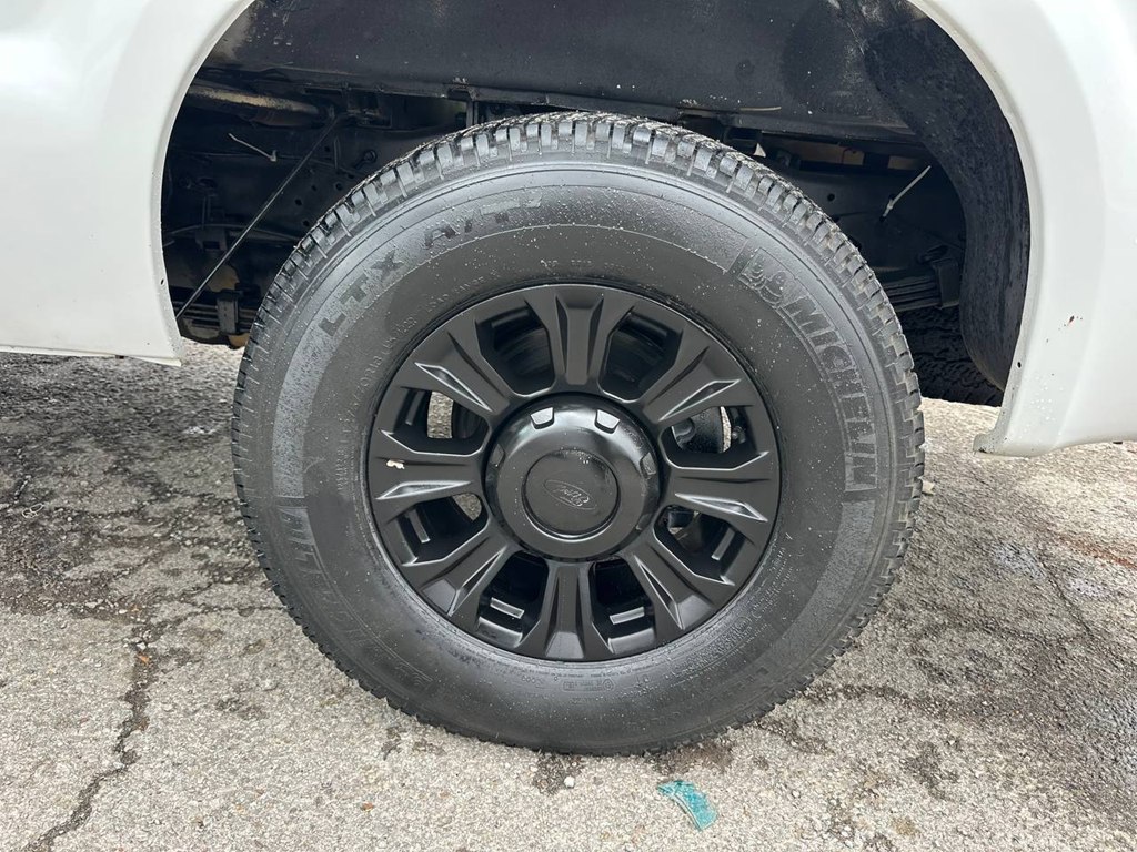 Photo 29 of this FORD F250