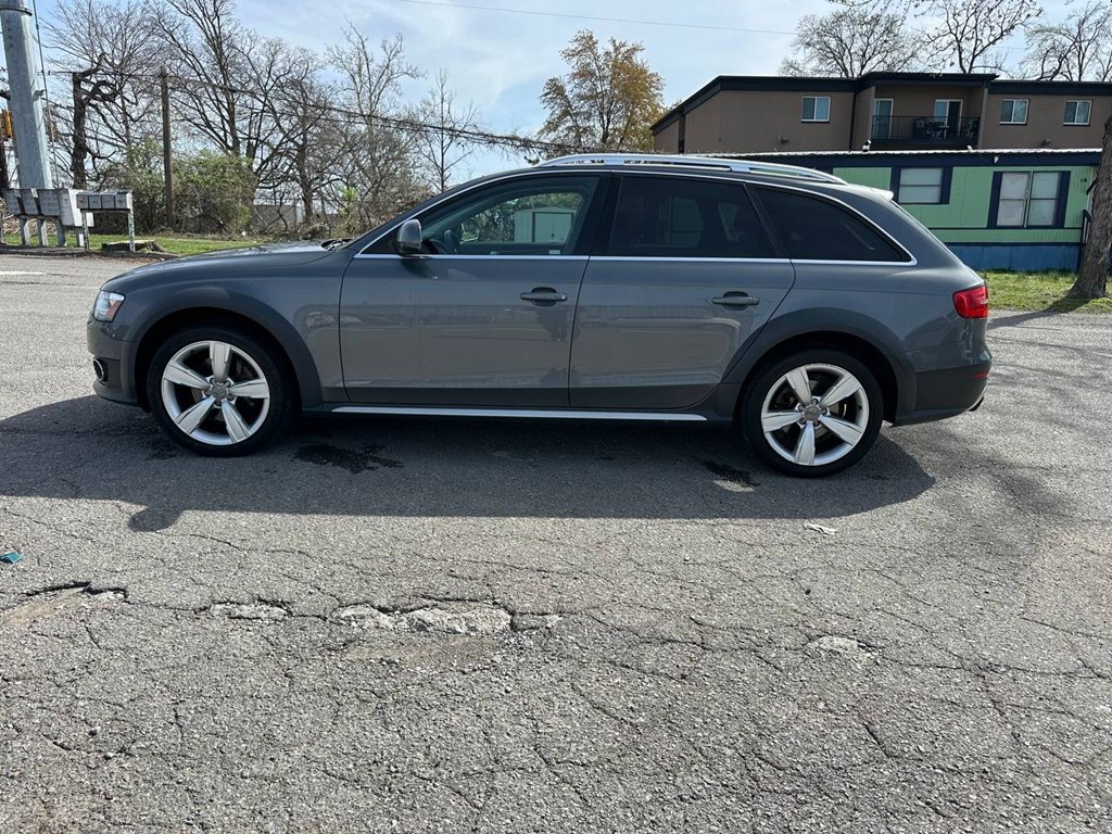 Photo 9 of this AUDI A4 ALLROAD