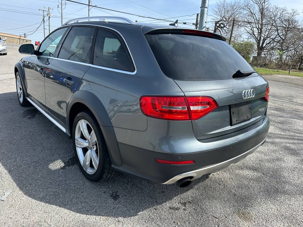 Photo 8 of this AUDI A4 ALLROAD