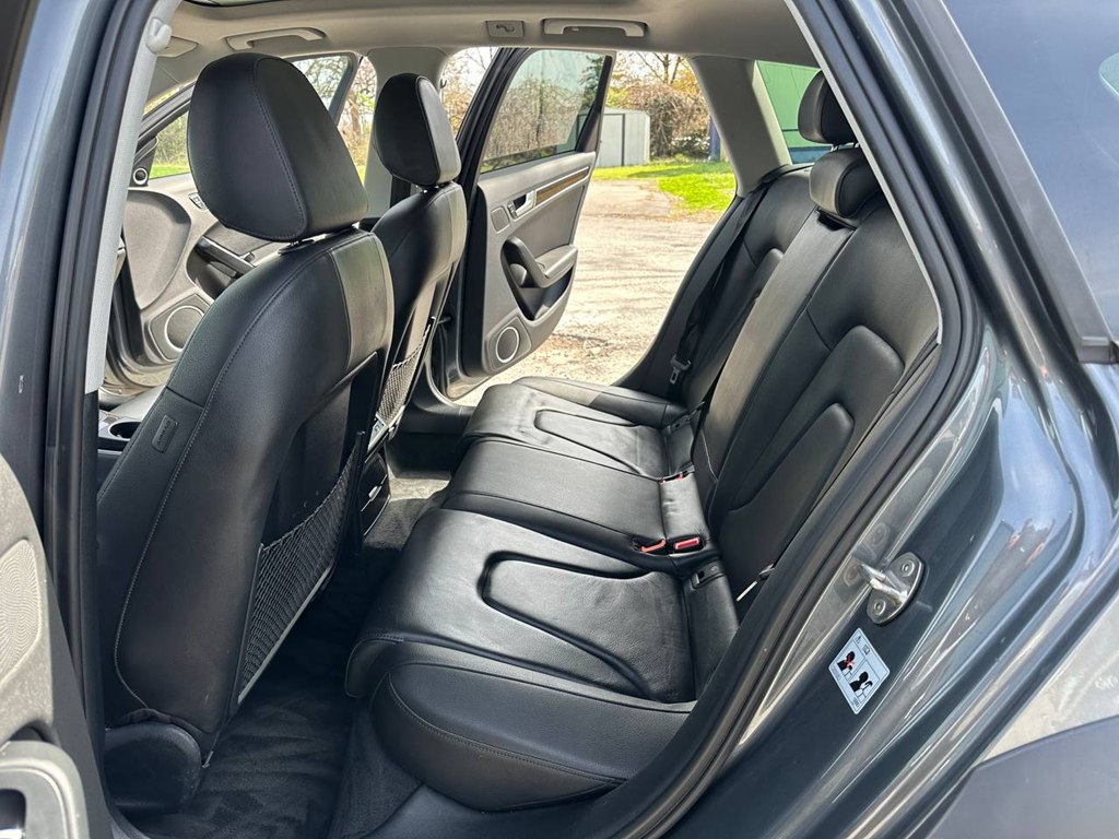Photo 18 of this AUDI A4 ALLROAD