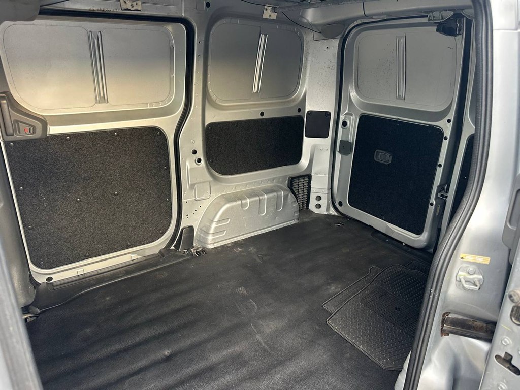 Photo 18 of this CHEVROLET CITY EXPRESS