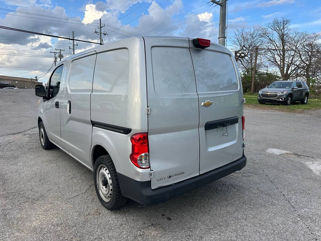 Photo 8 of this CHEVROLET CITY EXPRESS