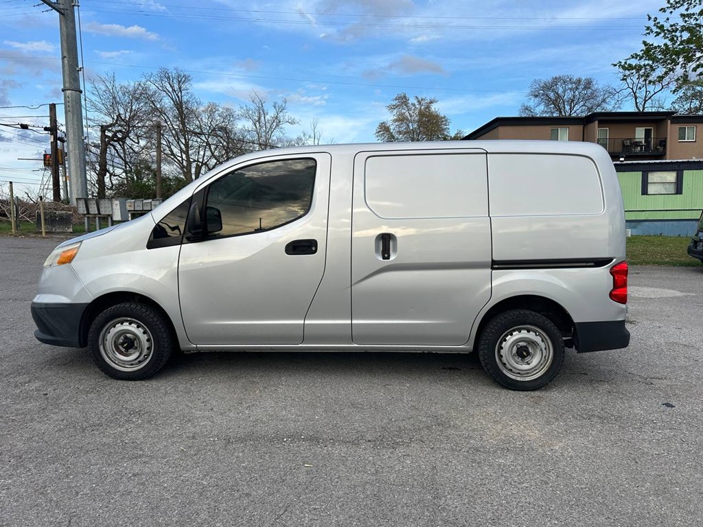 Photo 9 of this CHEVROLET CITY EXPRESS