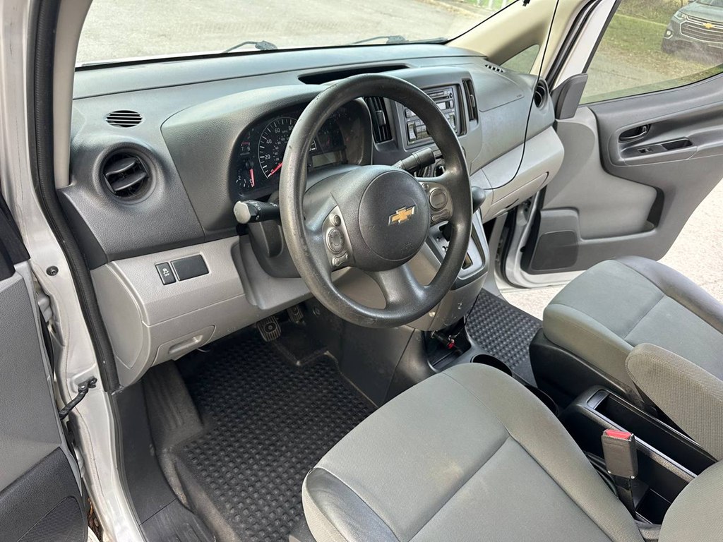 Photo 22 of this CHEVROLET CITY EXPRESS