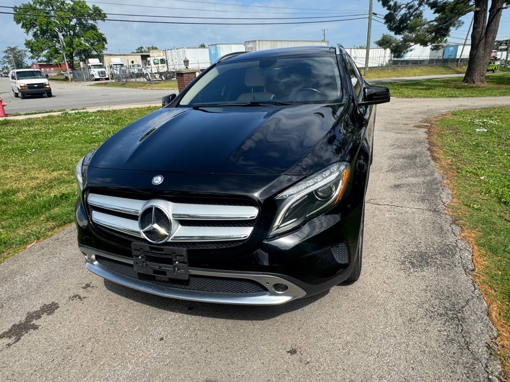 Photo 9 of this MERCEDES-BENZ GLA