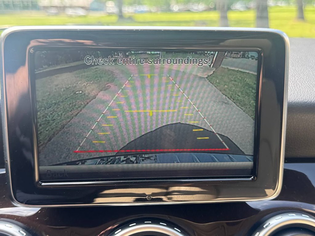 Photo 35 of this MERCEDES-BENZ GLA