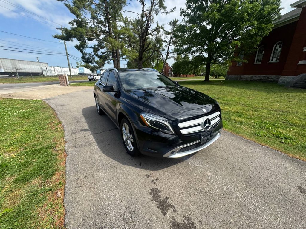 Photo 8 of this MERCEDES-BENZ GLA