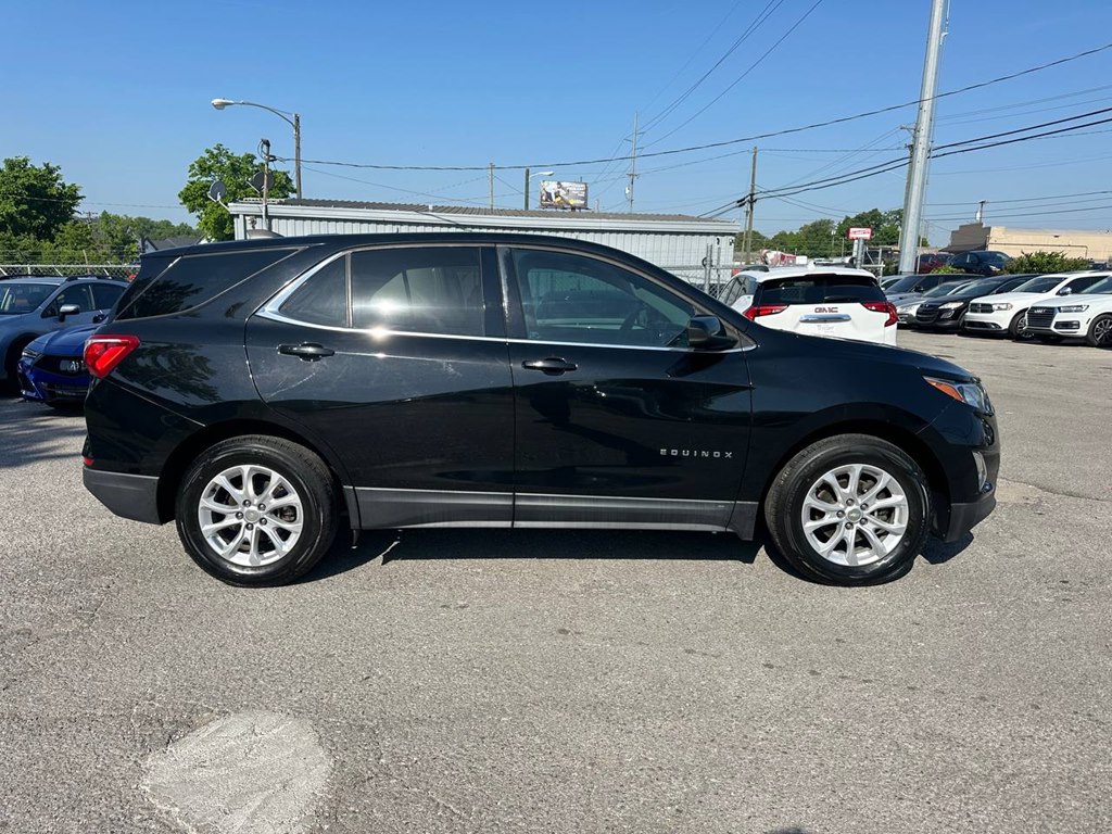 Photo 5 of this CHEVROLET EQUINOX