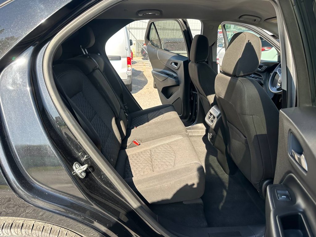 Photo 21 of this CHEVROLET EQUINOX