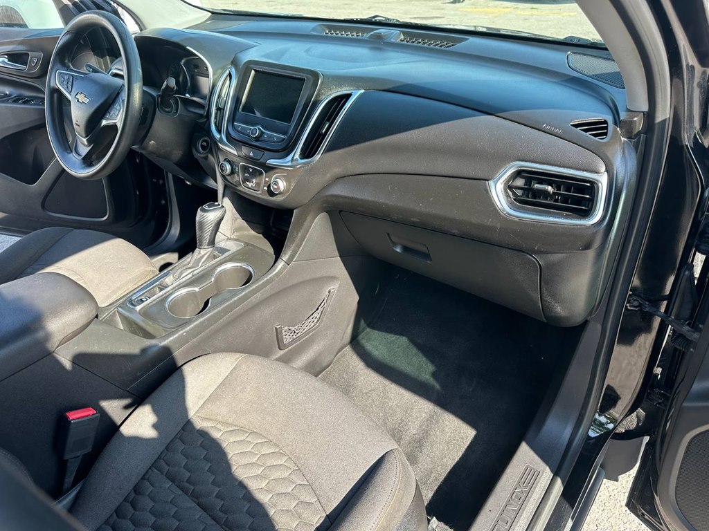 Photo 25 of this CHEVROLET EQUINOX