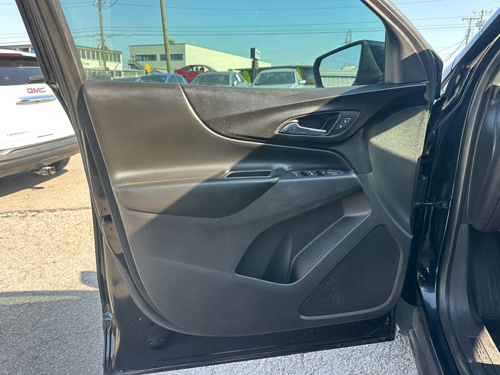 Photo 16 of this CHEVROLET EQUINOX