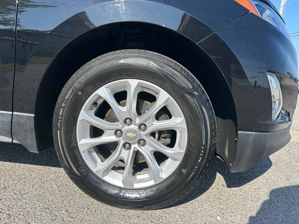 Photo 27 of this CHEVROLET EQUINOX