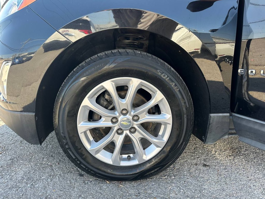 Photo 30 of this CHEVROLET EQUINOX