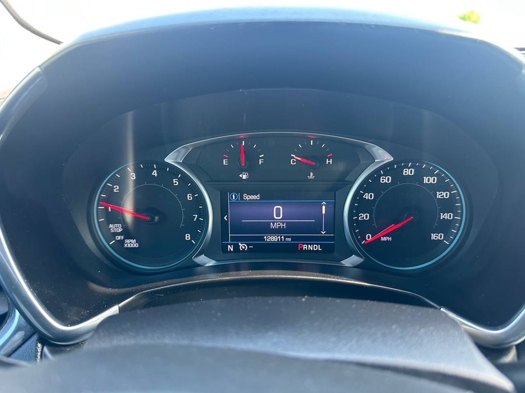 Photo 32 of this CHEVROLET EQUINOX