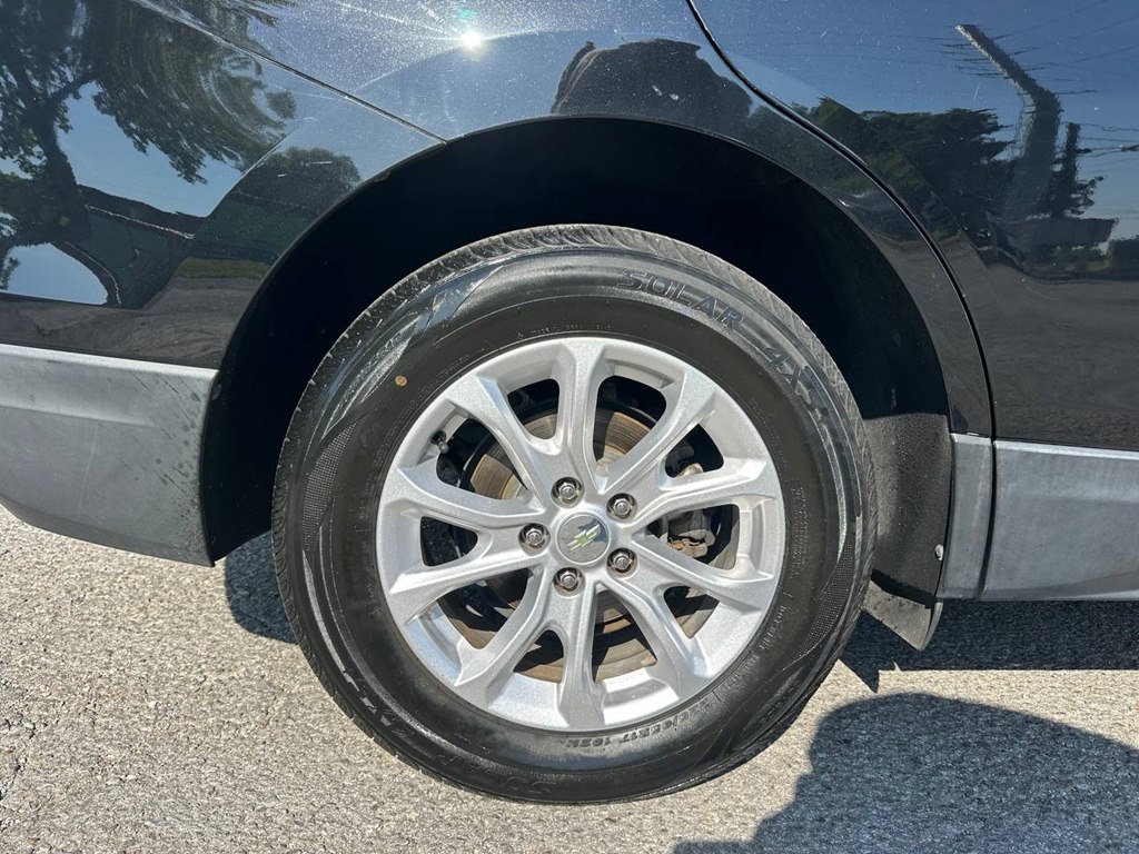 Photo 29 of this CHEVROLET EQUINOX