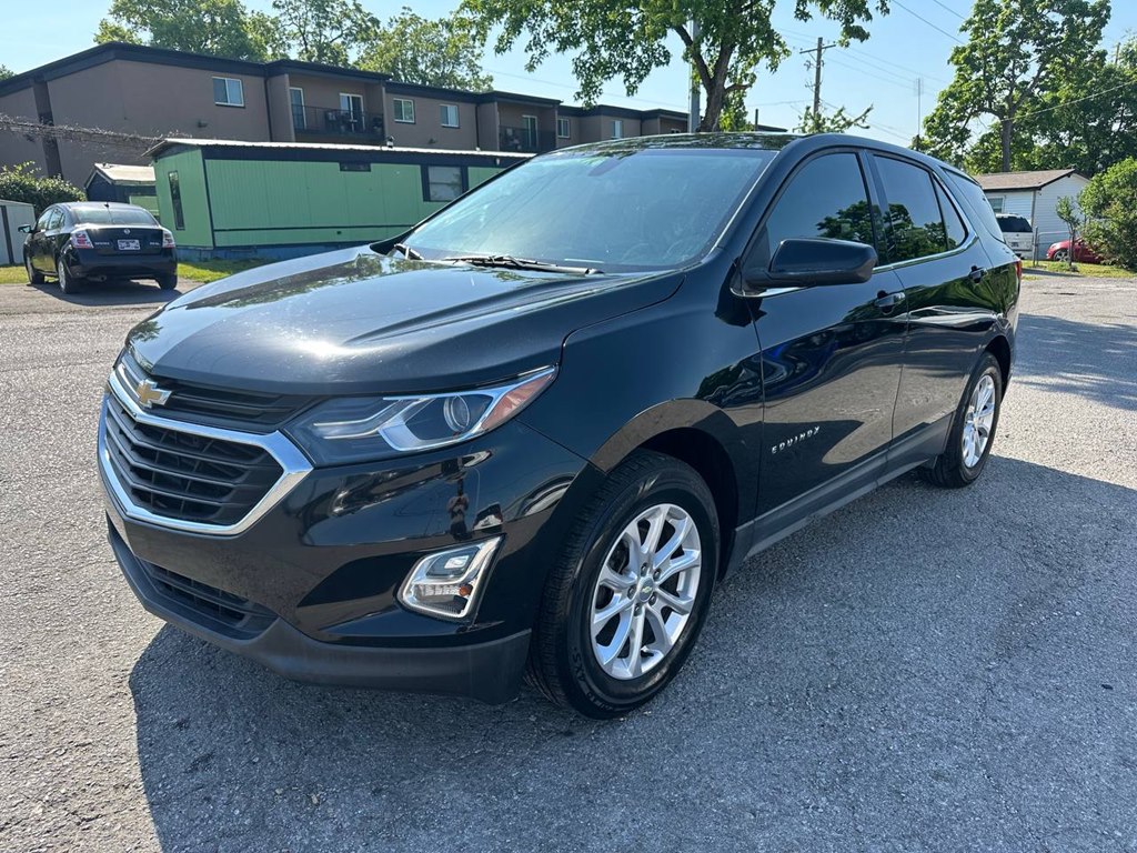 Photo 2 of this CHEVROLET EQUINOX
