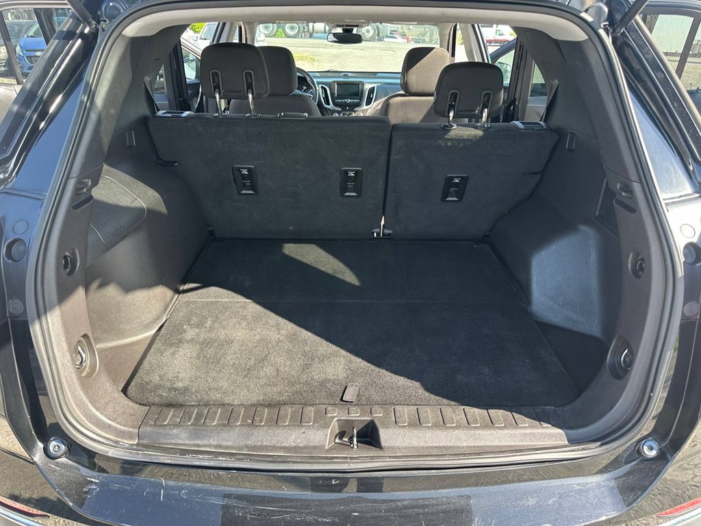 Photo 13 of this CHEVROLET EQUINOX