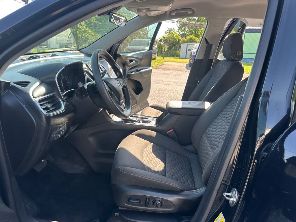 Photo 14 of this CHEVROLET EQUINOX
